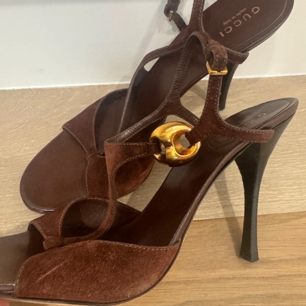 Gucci vintage brown suede gold accents heels - Picture 8 of 9